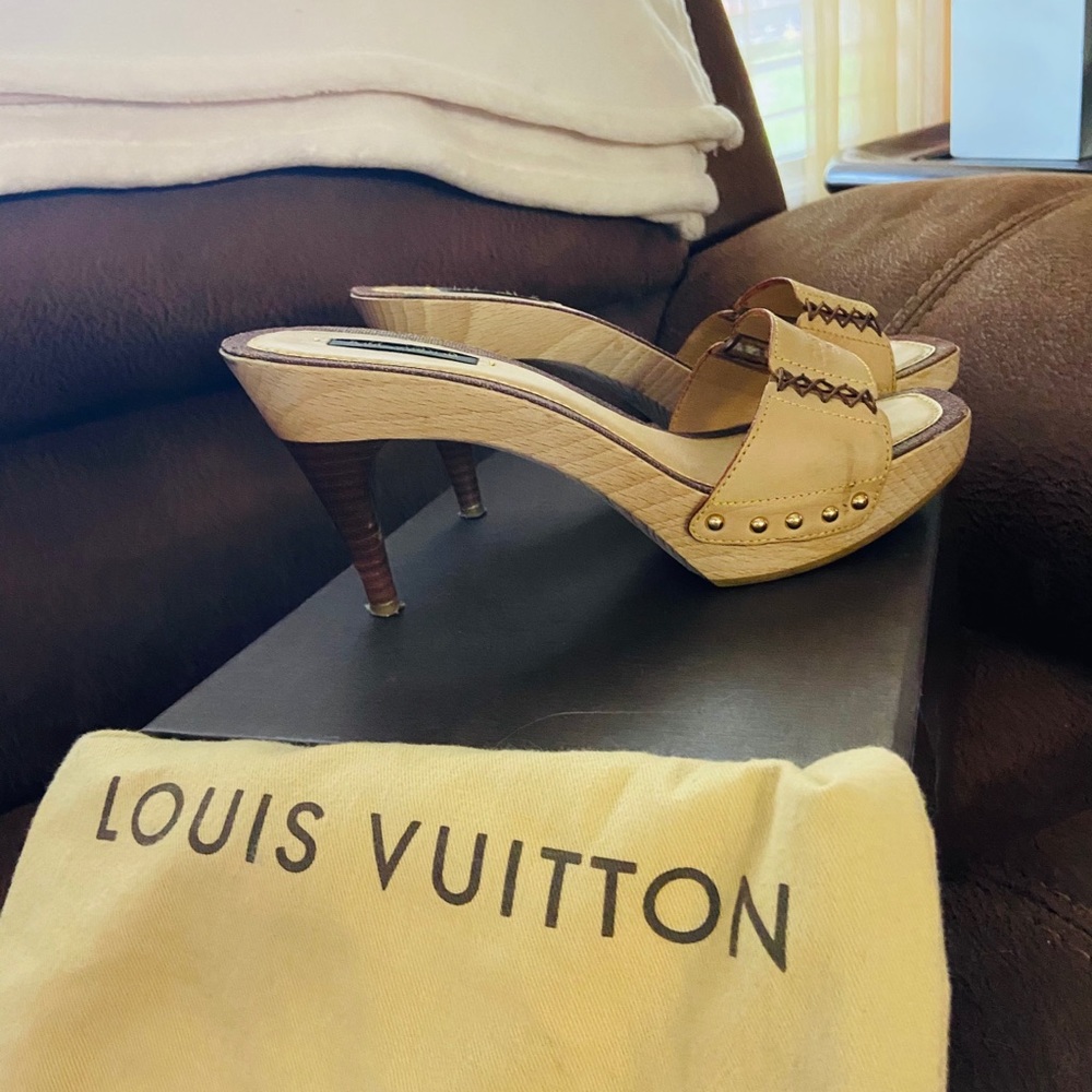Authentic ! LV tan & brown leather heels🤩 - Picture 5 of 6